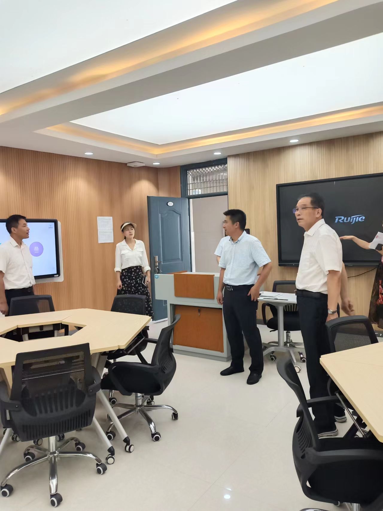 说明: D:\Documents\Pictures\2022-6-24黄淮m88明昇考察学习\01(7).jpg